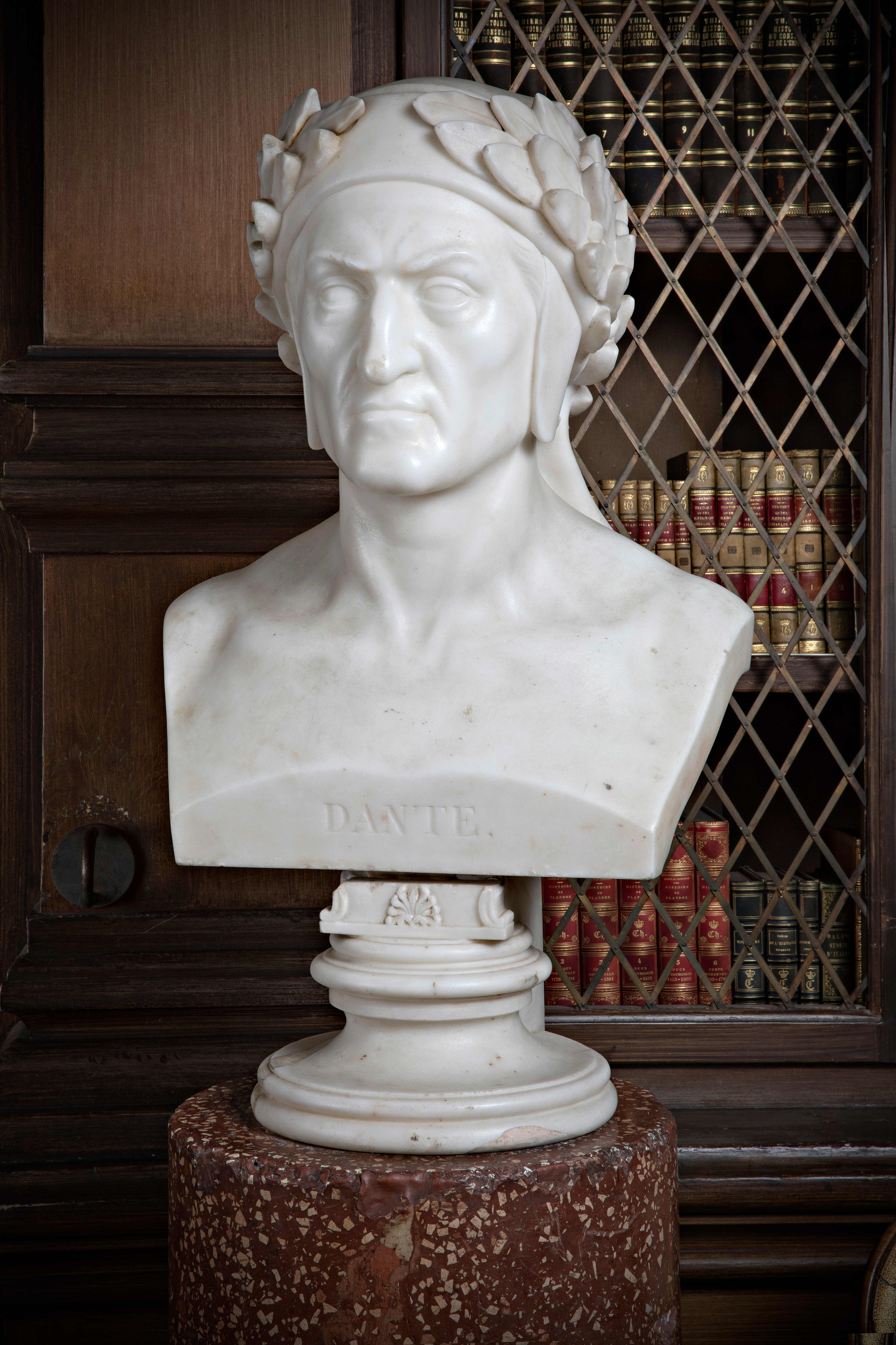 Immanuel August Hermann  Knaur (Lipsia 1811 - 1872) Dante, Busto in marmo, 1859​
